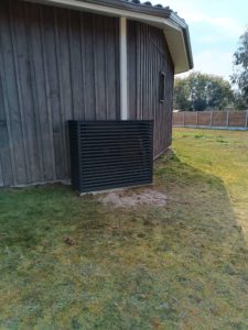 Protection groupe extérieur DECOCLIM Bellin Belliet Elec'sur